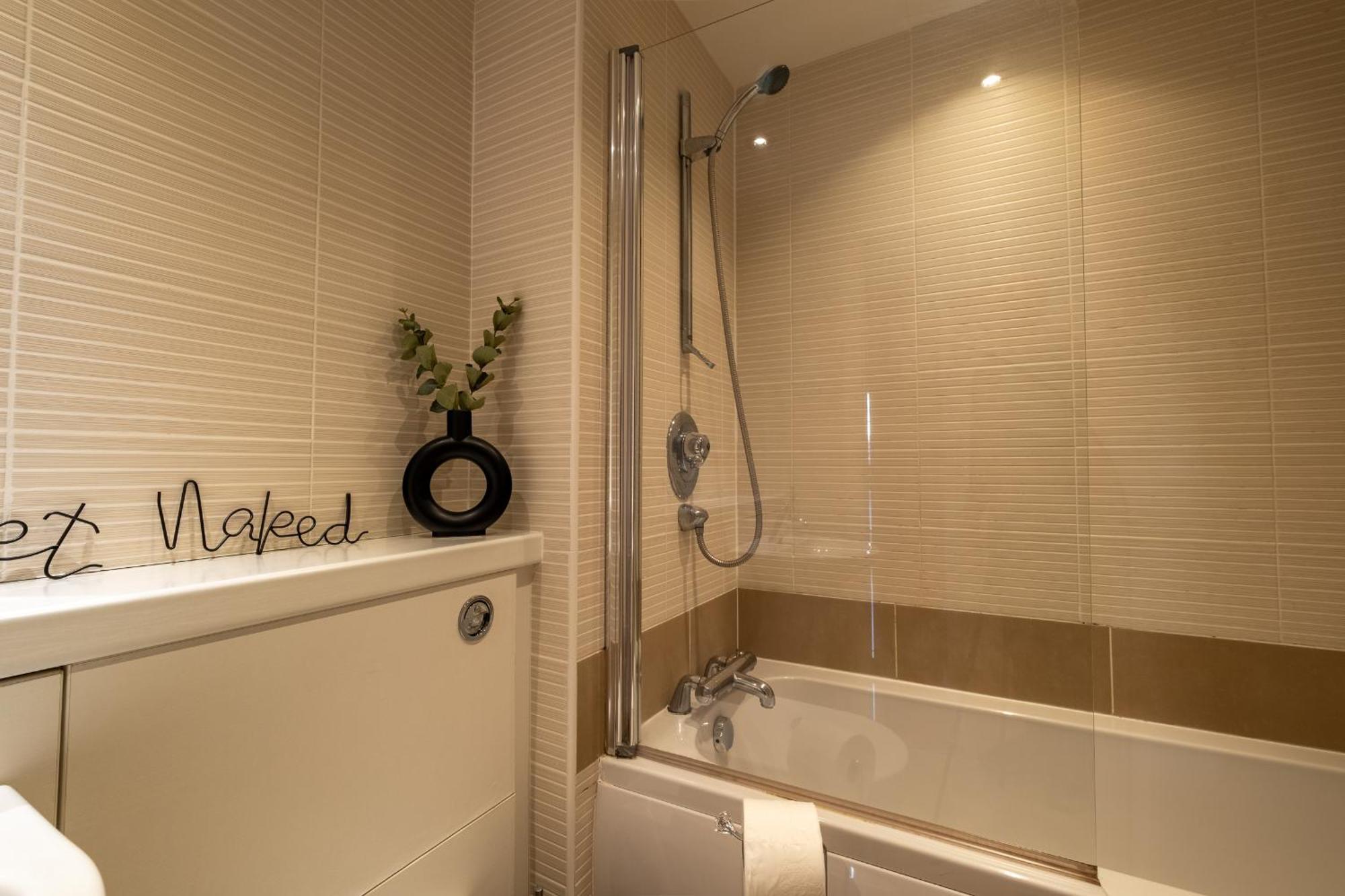 Mackie - Sja - 3 Bed With Parking Westhill