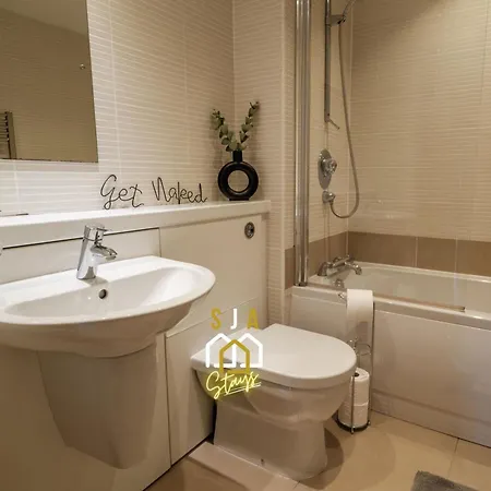 Mackie Residence - Sja Stays - 3 Bed Apartment With Parking Westhill Buitenkant foto