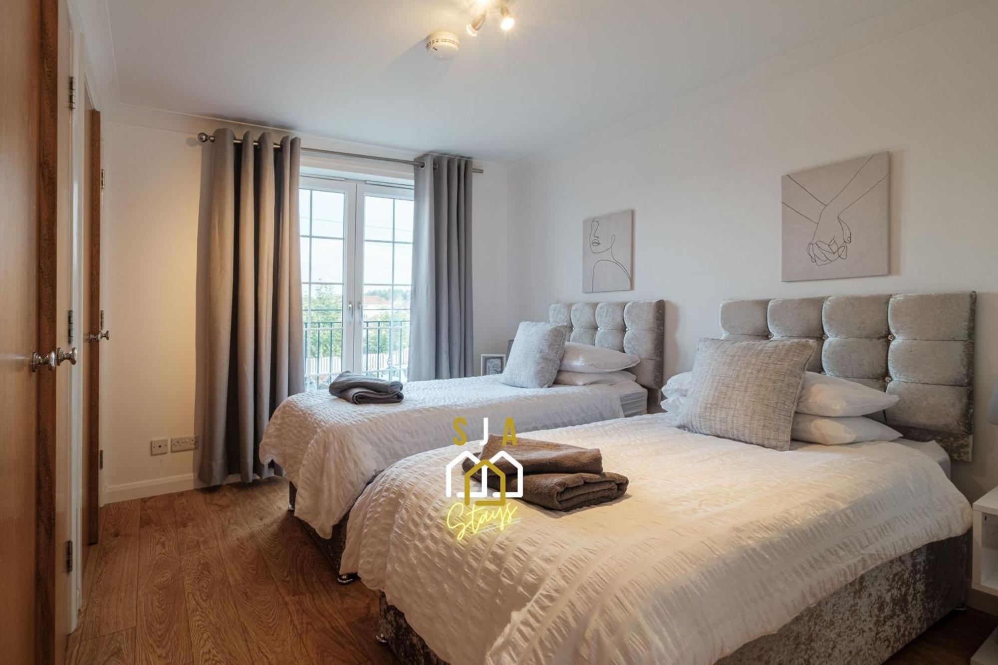 Mackie - Sja - 3 Bed With Parking