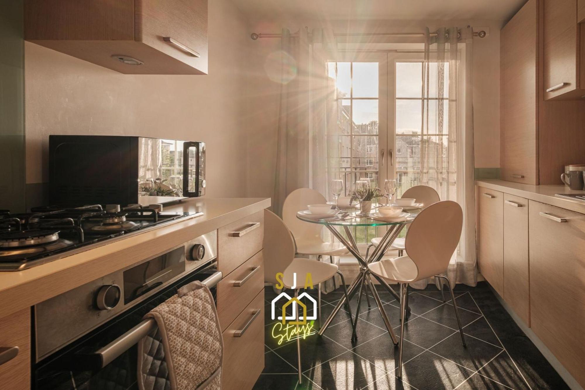Mackie - Sja - 3 Bed With Parking