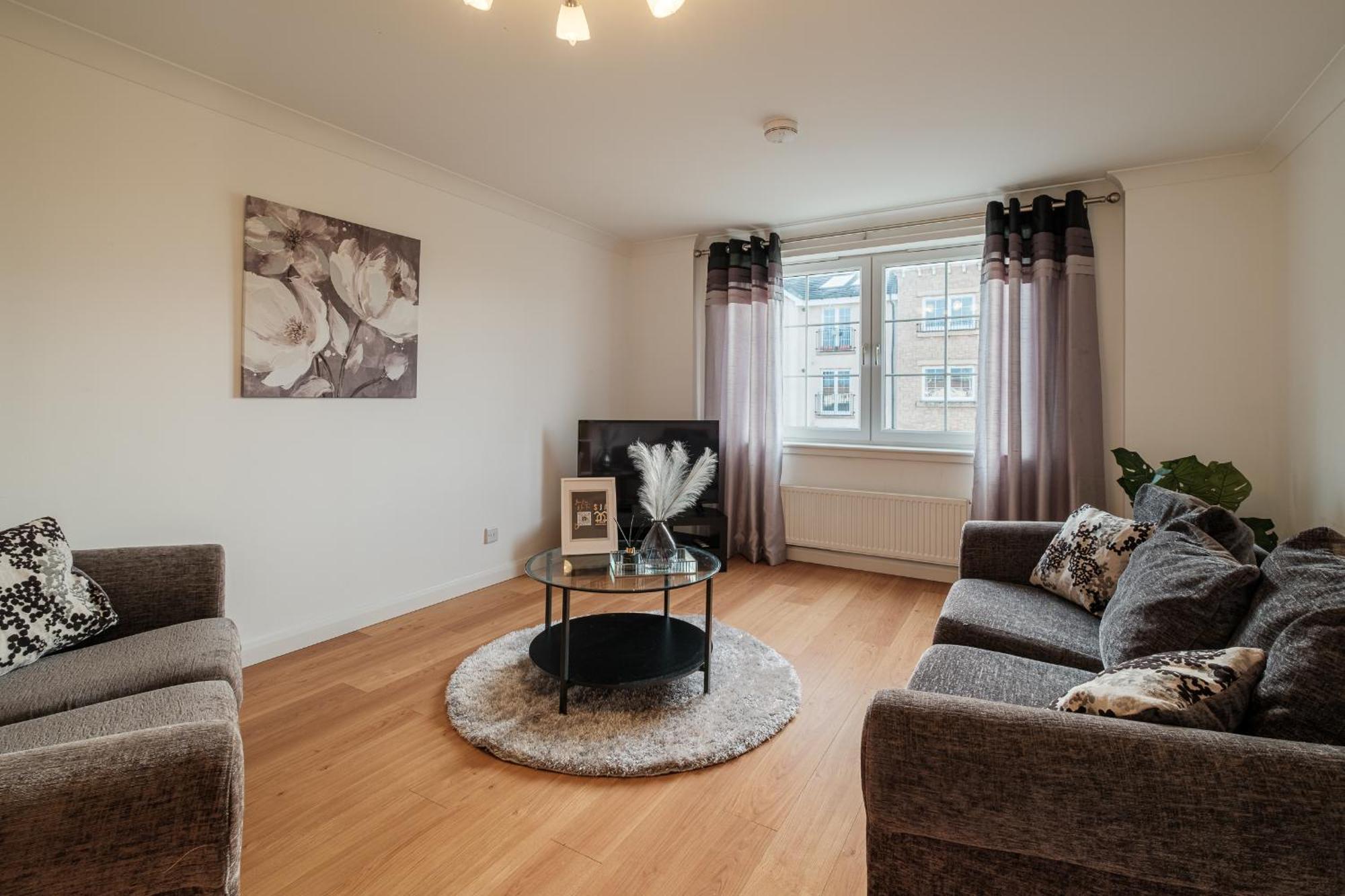 Mackie - Sja - 3 Bed With Parking